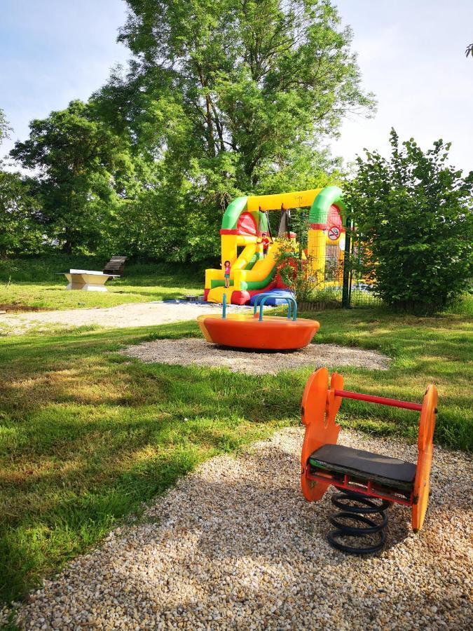 Saint-Nizier-le-Bouchoux Camping Domaine De Mepillat מראה חיצוני תמונה